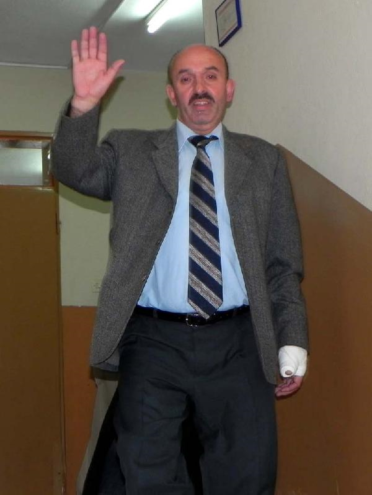 Oğluna Tokat Atan Öğretmene Saldırdı