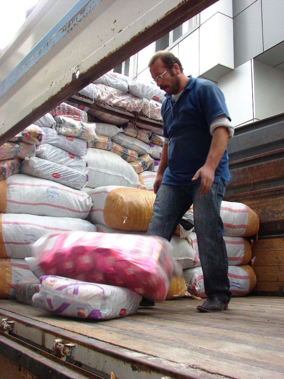 Suriyeliler İçin Yardım Kamyonu Yola Çıktı