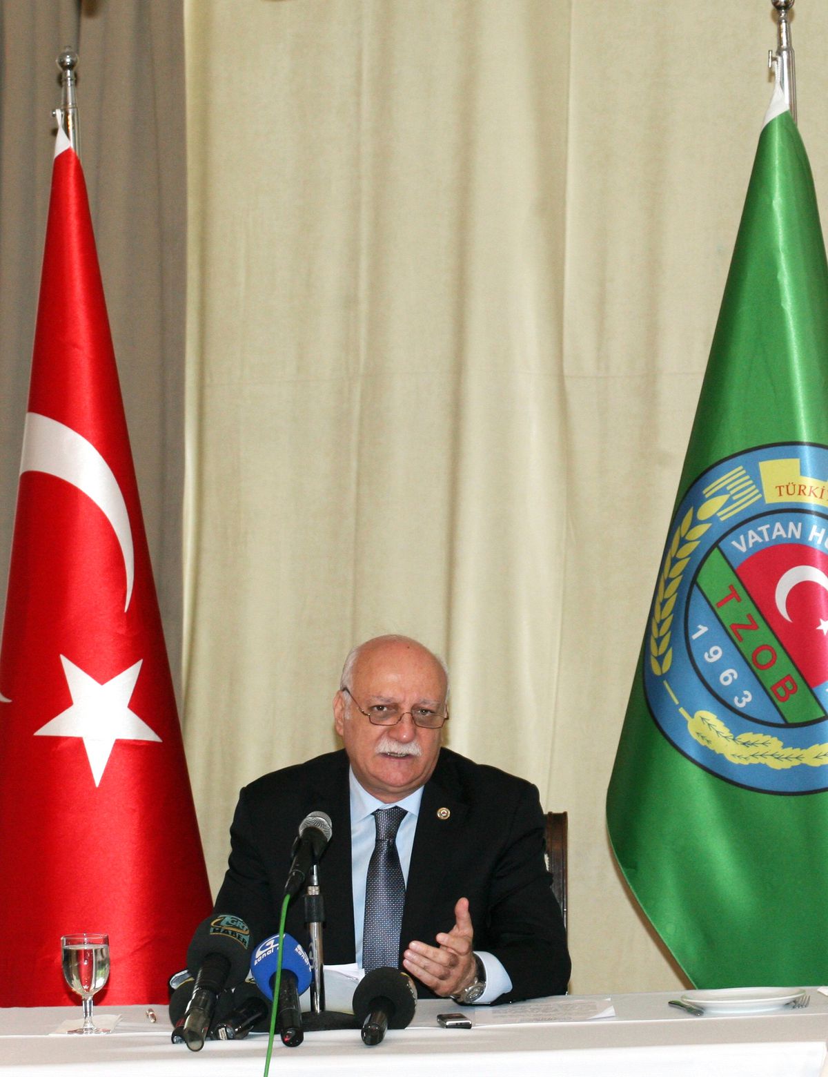TZOB Genel Başkanı\'ndan Canlı Hayvan ve Et İthalatı Uyarısı