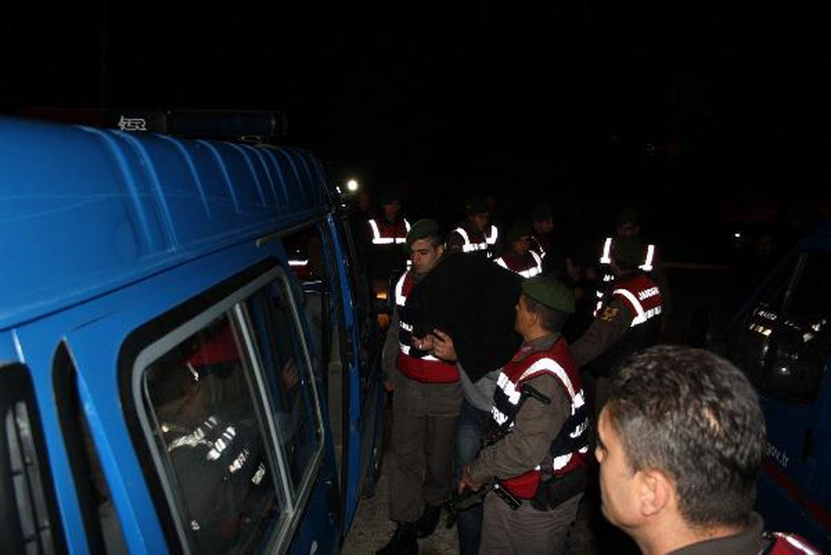 102 Bıçak Darbesiyle Öldürülen Emeklinin 2 Oğlu Tutuklandı