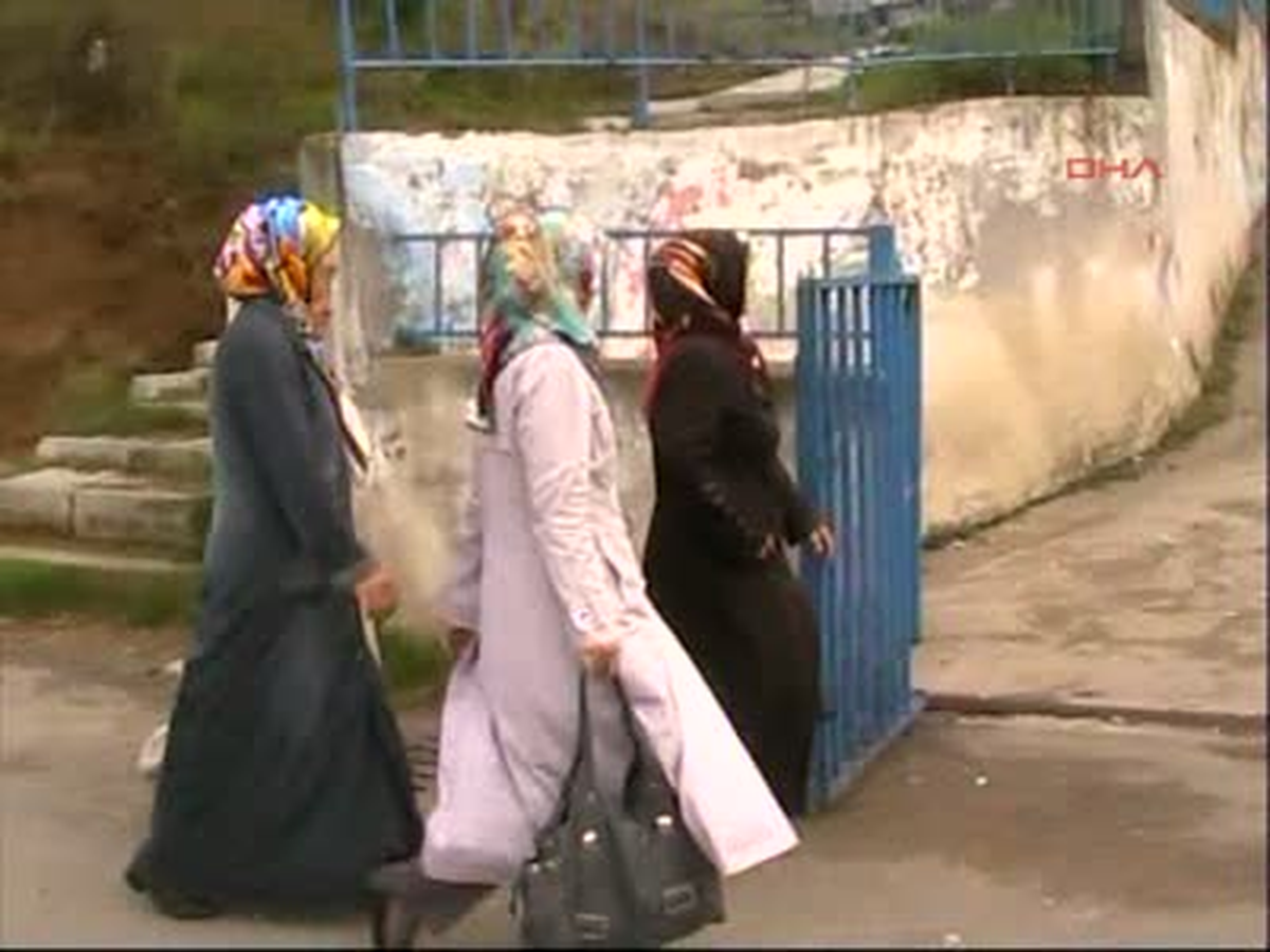 Z.ereğli Oğluna Tokat Atan Öğretmene Saldırdı