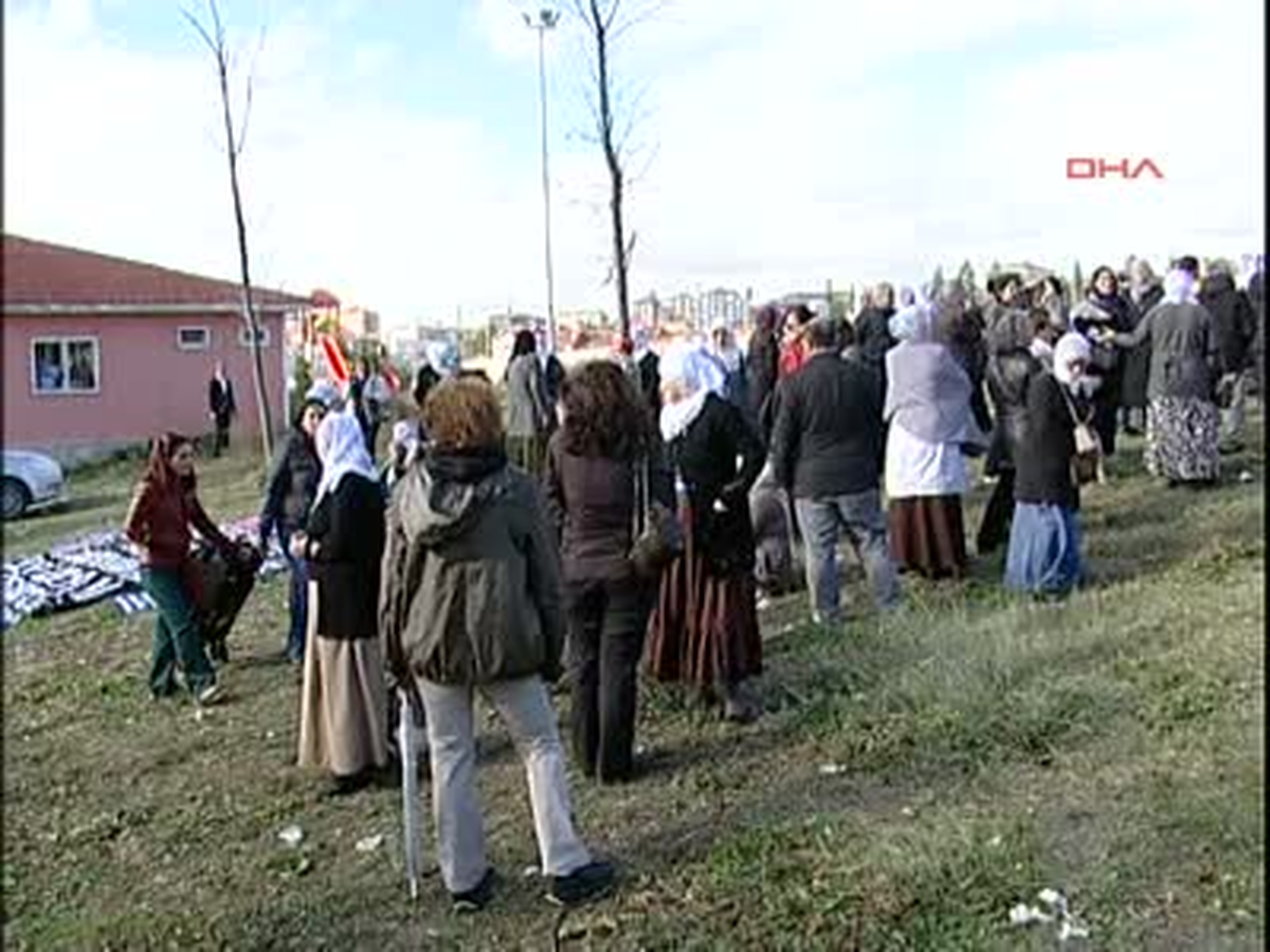 Açlık Grevine Destek Eylemine Polis Müdahale Etti