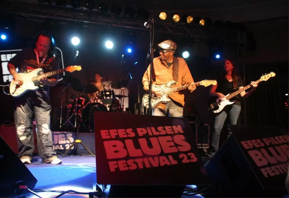 Adana\'da Blues Konseri