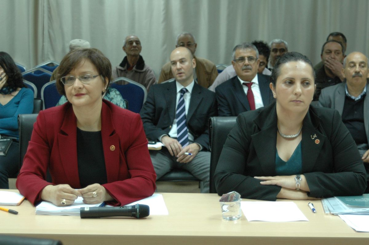 AK Partili Meclis Üyeleri Başkan Baysan\'a Sordular