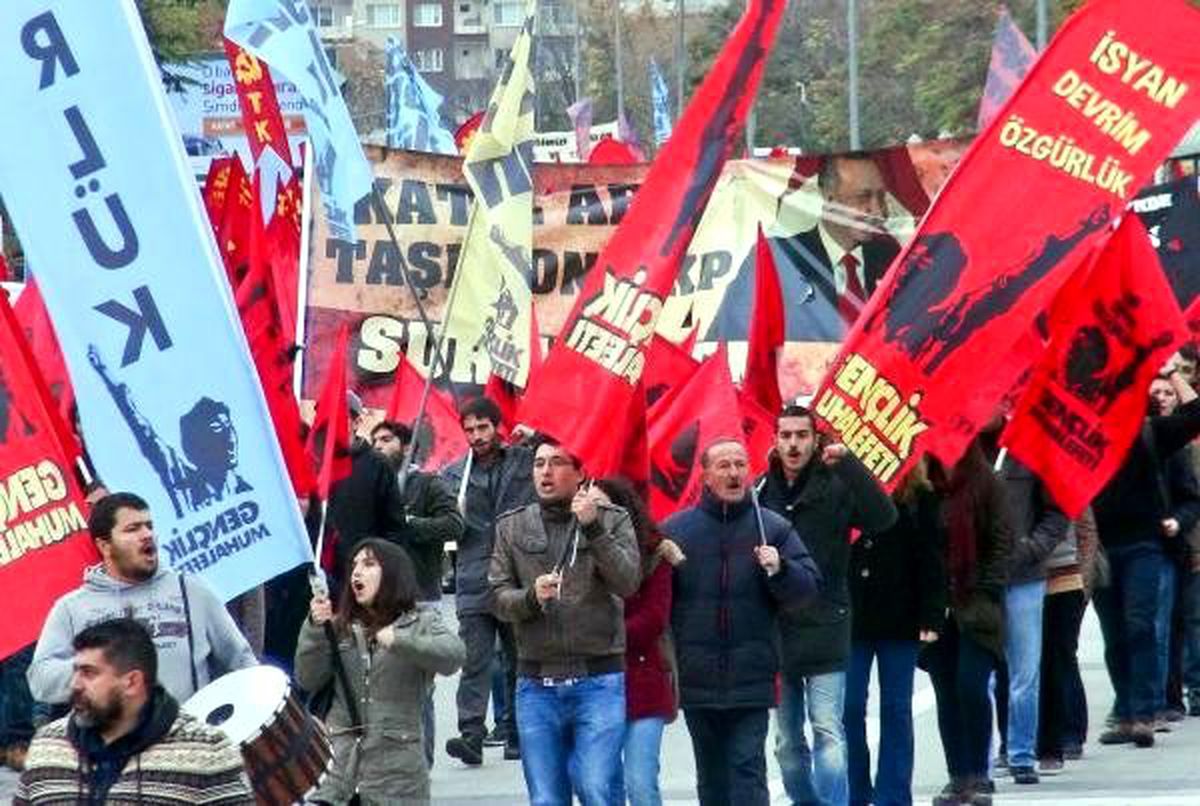 Ankara\'da 8 Bin Üniversiteliden YÖK Protestosu