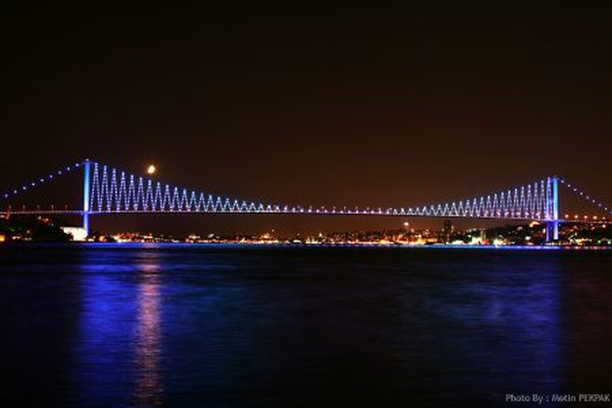 Asya ile Avrupa\'nın Ortasında Yılbaşı Kutlaması