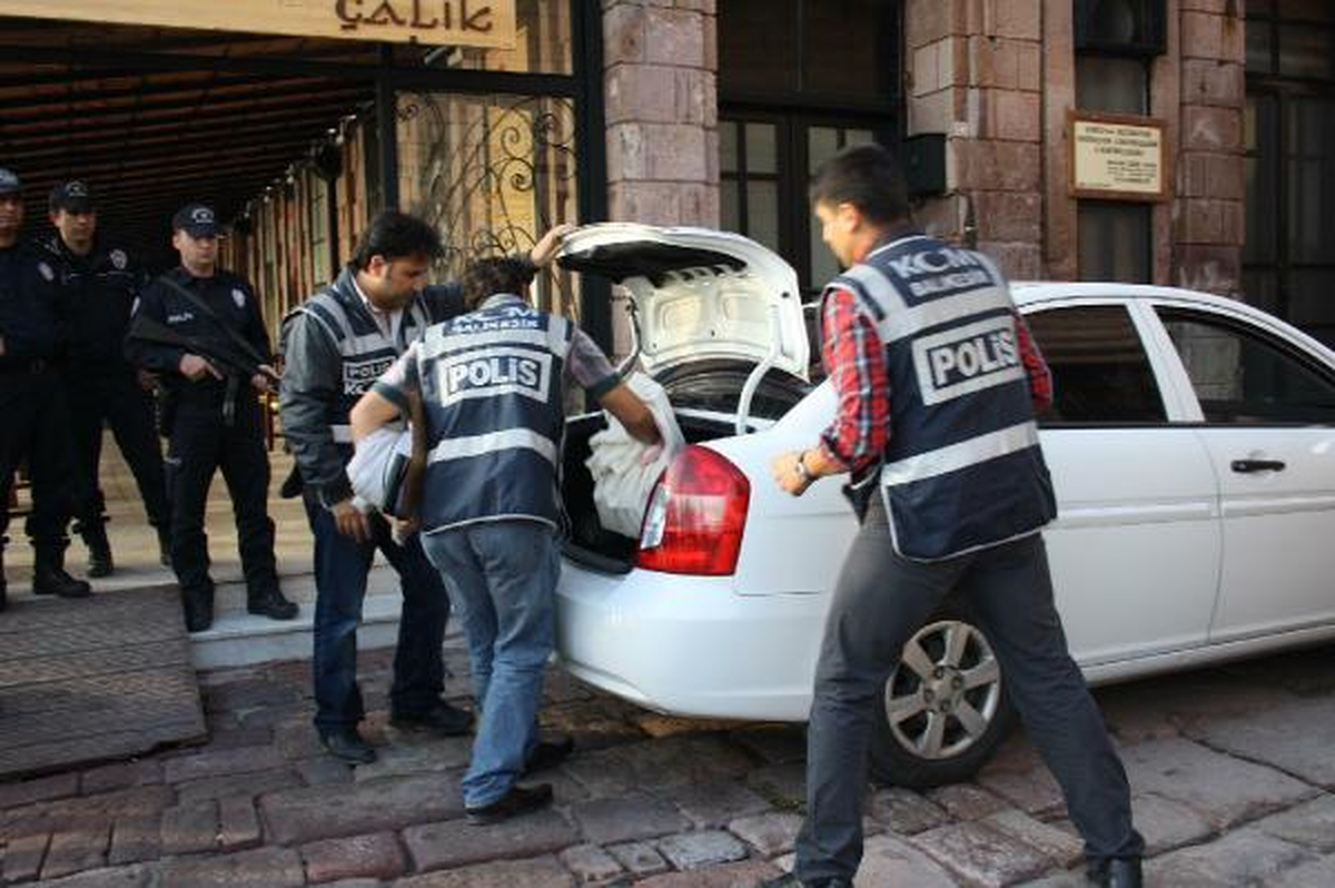Ayvalık Belediye Operasyonunda 5 Kişi Serbest Bırakıldı