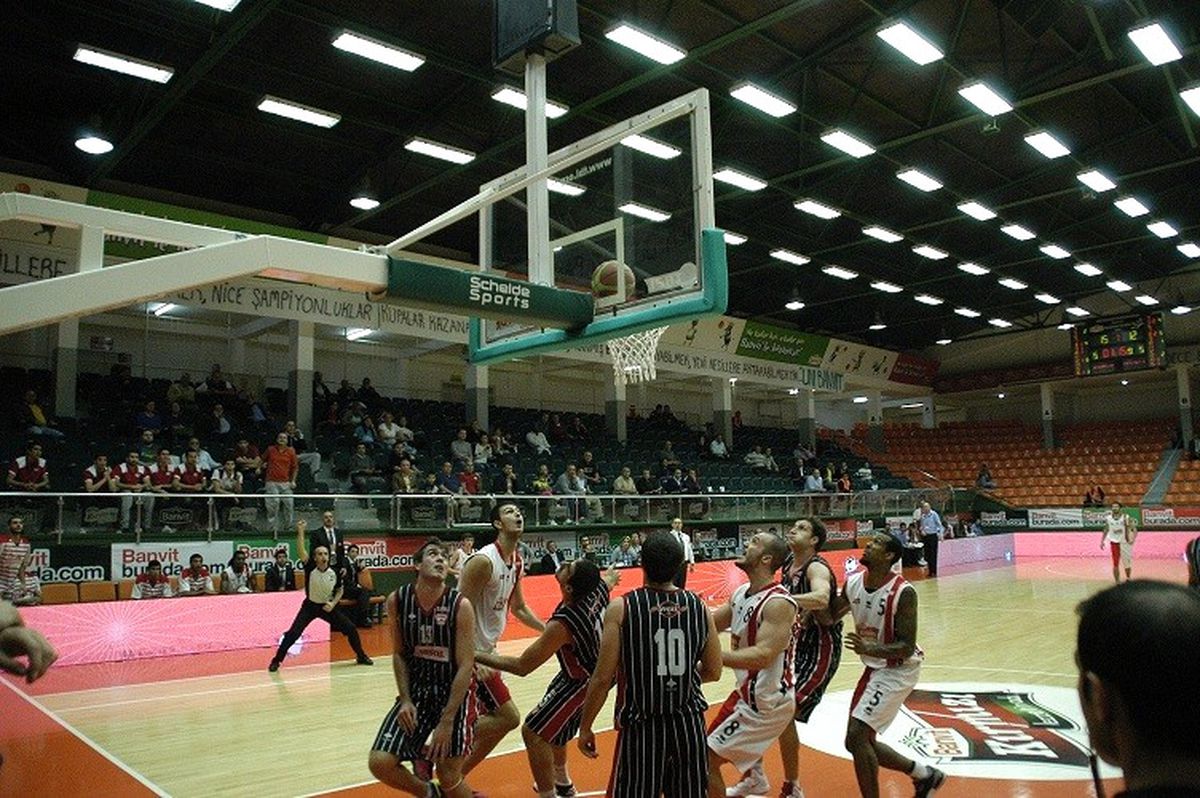 Banvit Evinde Mersin Büyükşehir Belediyesini Ağırlayacak