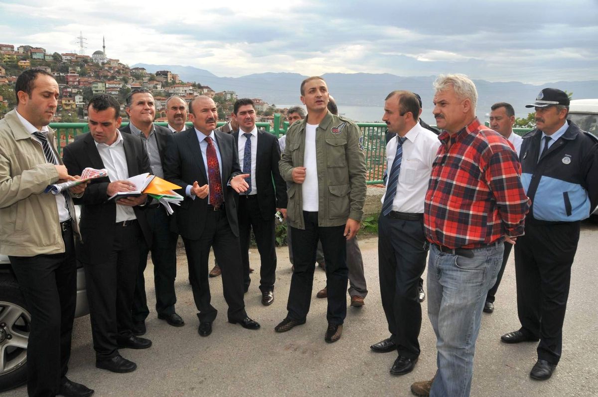 Başkan Doğan, Serdar Mahallesini Karış Karış Gezdi