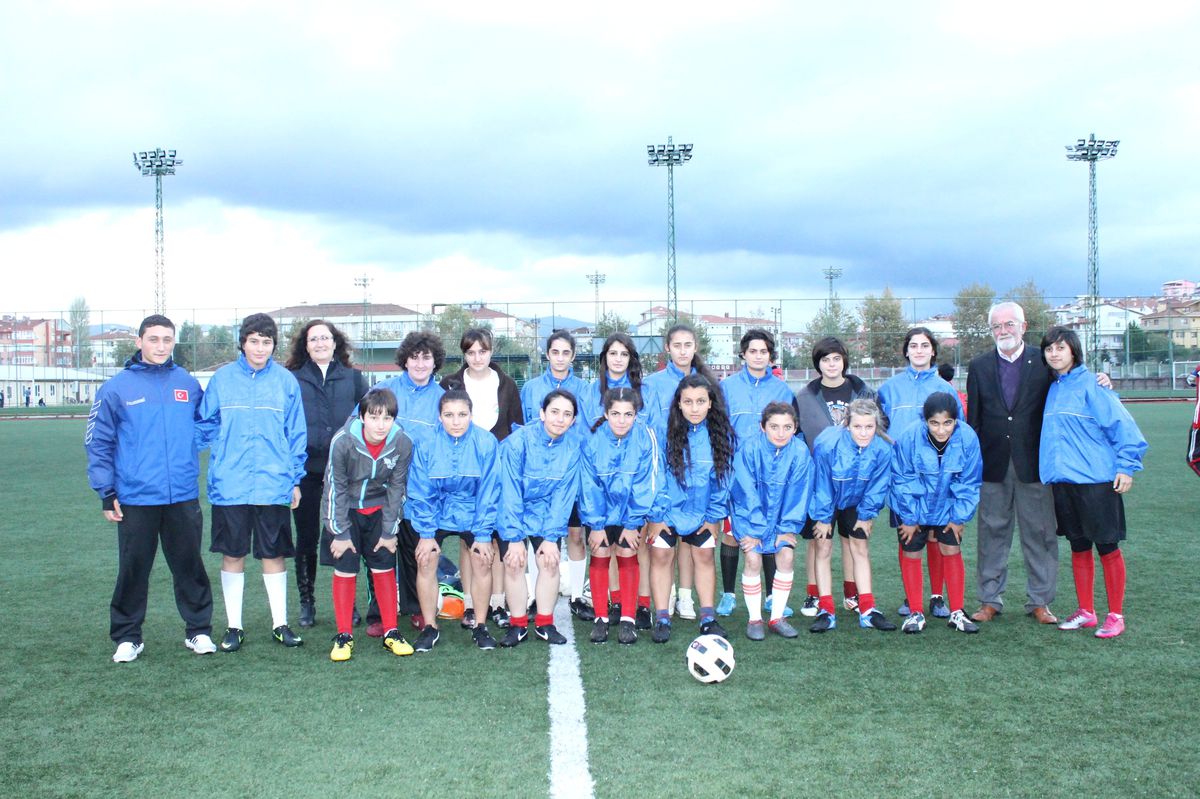 Bayan Futbolculara Tatlı Dopingi