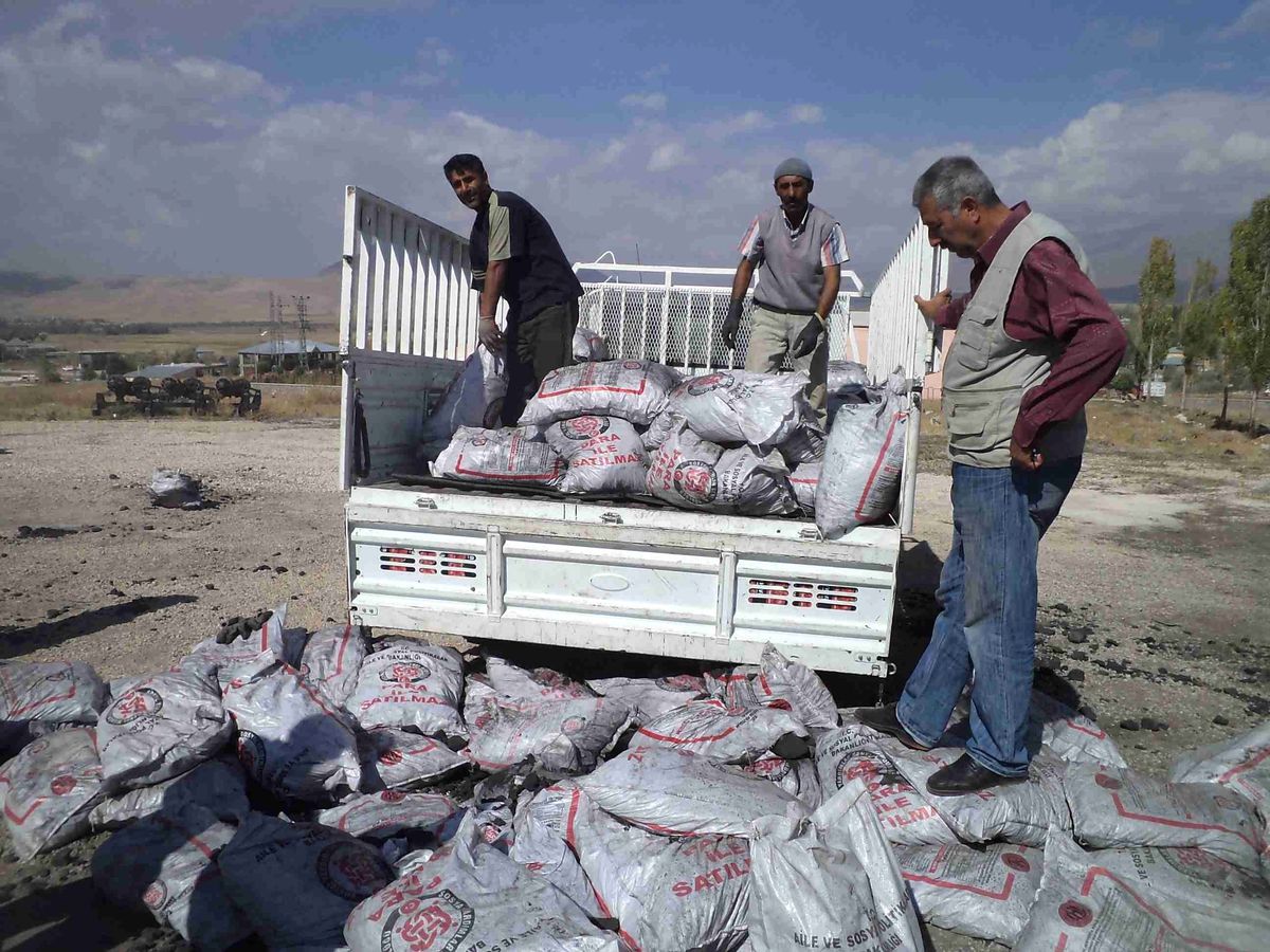 Bayburt\'ta 3 Bin 710 Aileye Kömür Dağıtıldı