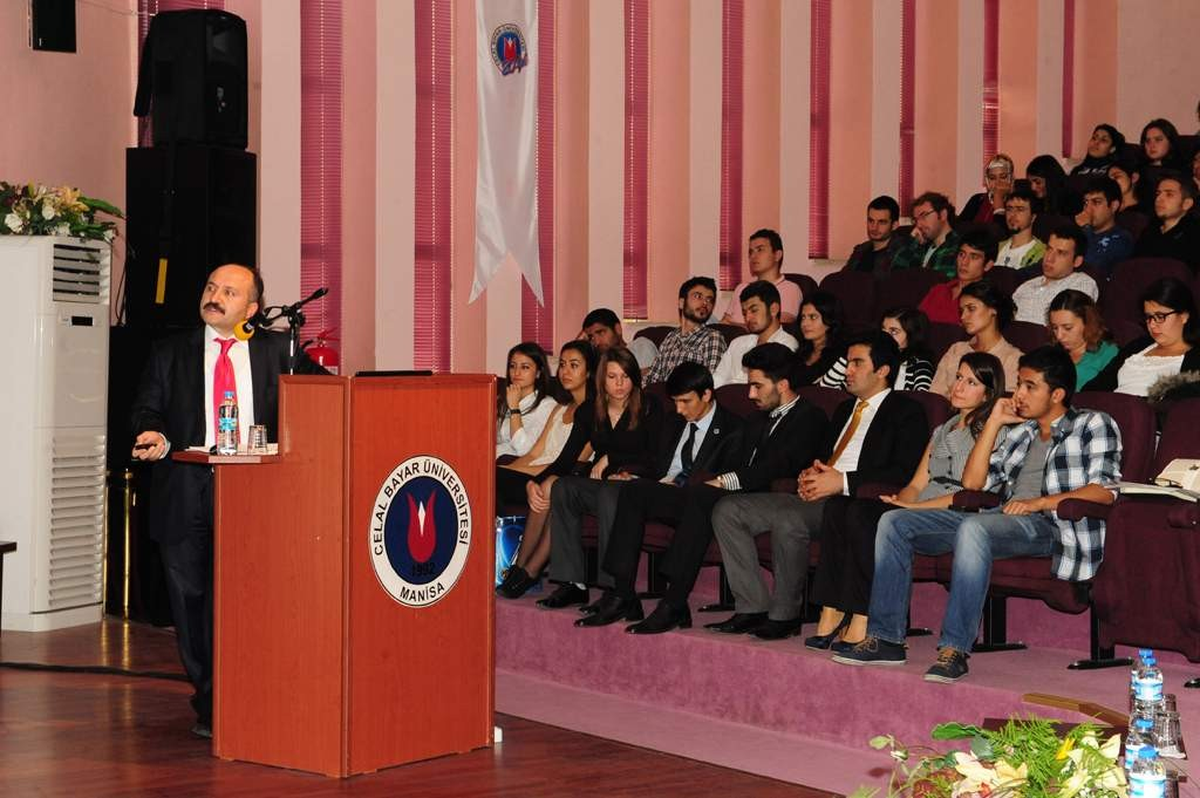 CBÜ\'de \'Orta Vadeli Hükümet Programı\' Konferansı