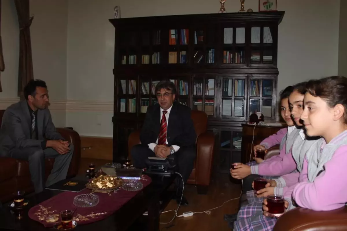 Eğitimcilerden Cingil\'e Teşekkür Etti