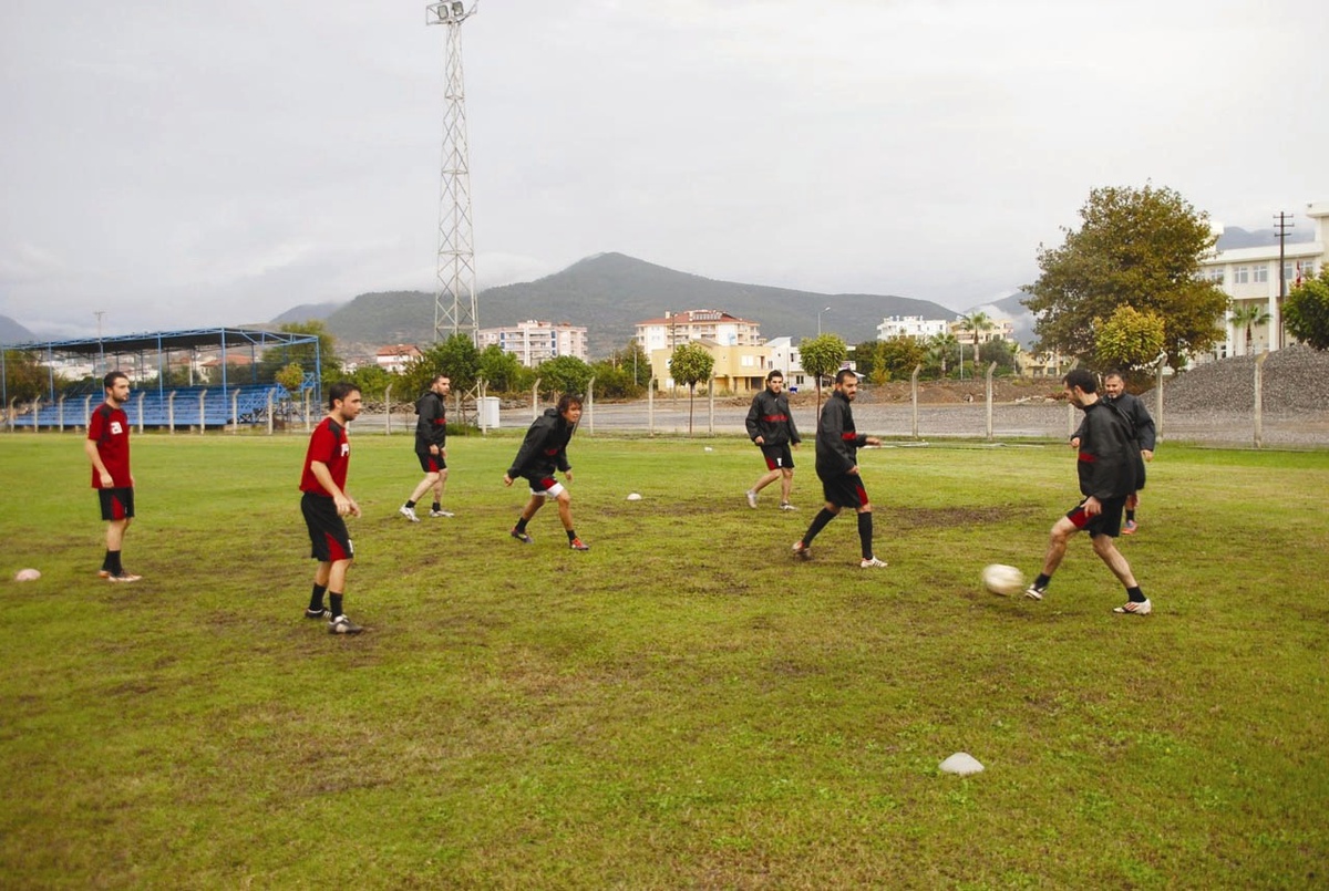 Gazipaşa Belediyespor Yağmur Altında Çalıştı