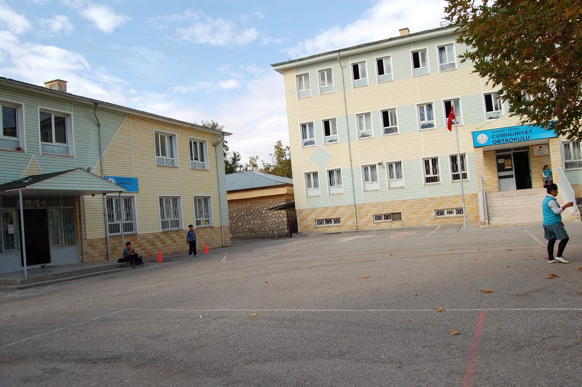 Gölbaşı Belediyesinden Okullara Destek