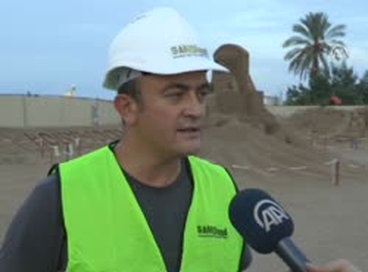 Heykellere Beyzbol Sopalı Yıkım
