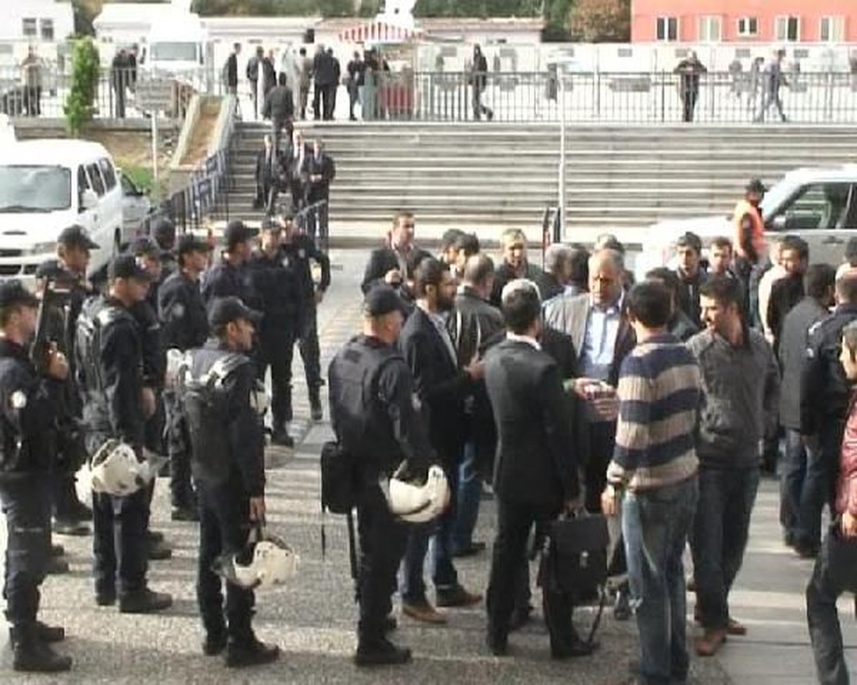 İstanbul Adalet Sarayı\'nda Kavga