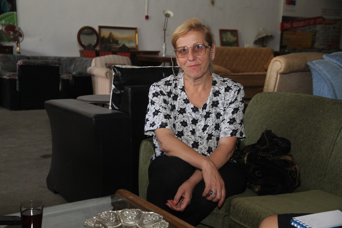 Makedon Öğretmenin Ev Eşyası Konak Belediyesi\'nden