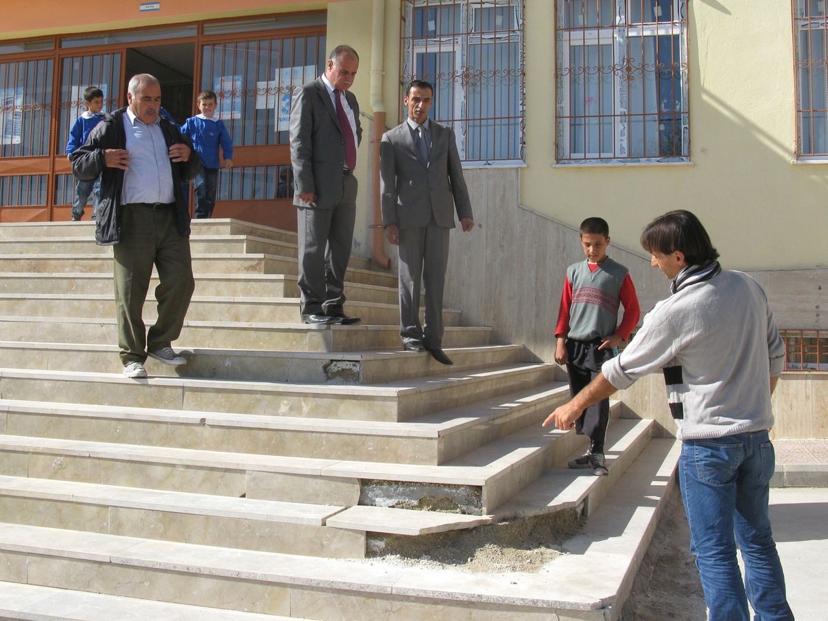 Milli Eğitim Müdürü Gündeş, Hisar Köyündeki Okulda İncelemelerde Bulundu