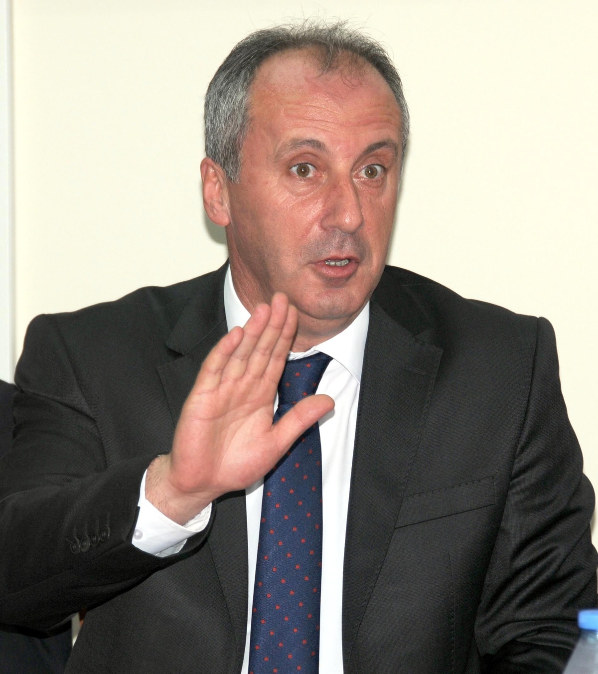 Muhalefetten \'Büyükşehir Belediye Kanunu Tasarısı\'na Tepki