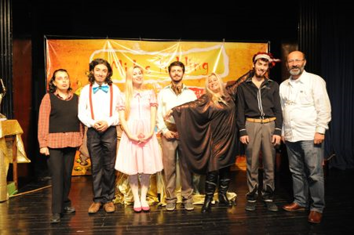 Osmangazi\'de Tiyatro Şöleni Başladı