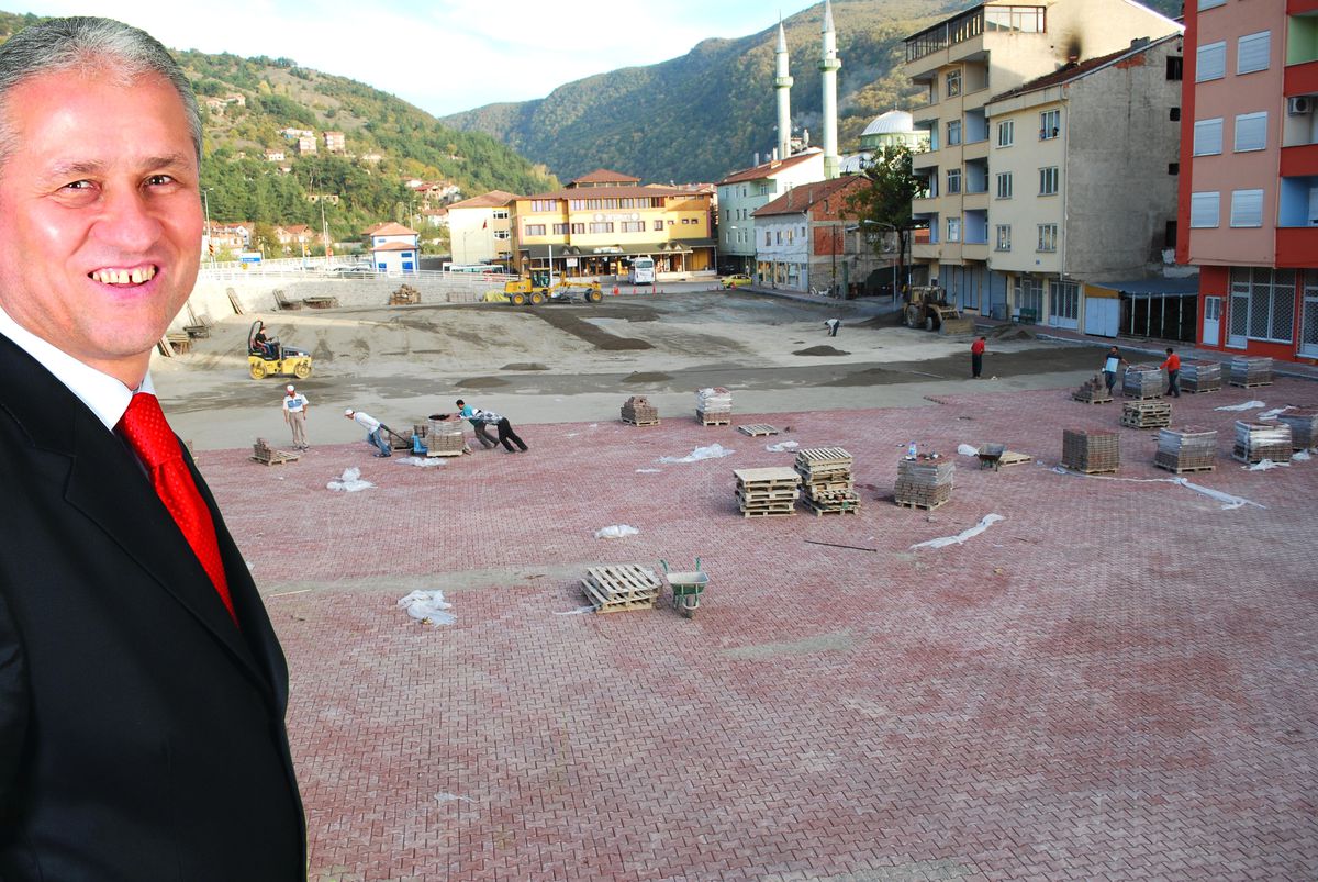 Pazaryeri Parke Taşları ile Örülüyor