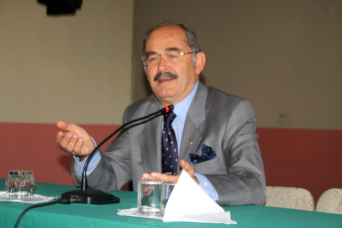 Prof. Dr. Yılmaz Büyükerşen\'in 10 Kasım Mesajı