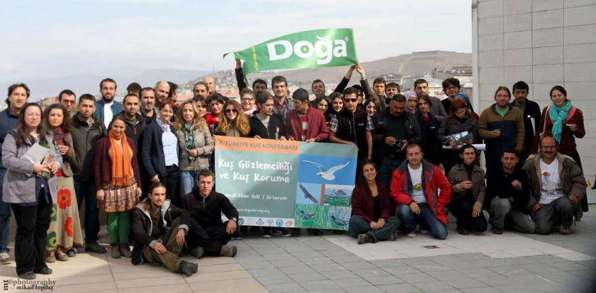 Üniversiteliler, Erzurum Ovası\'nda Dürbünlerle Kuşları Gözlemledi