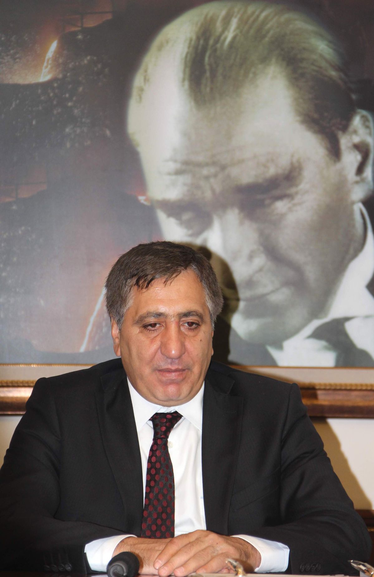 Vali Küçük\'ün 10 Kasım Mesajı