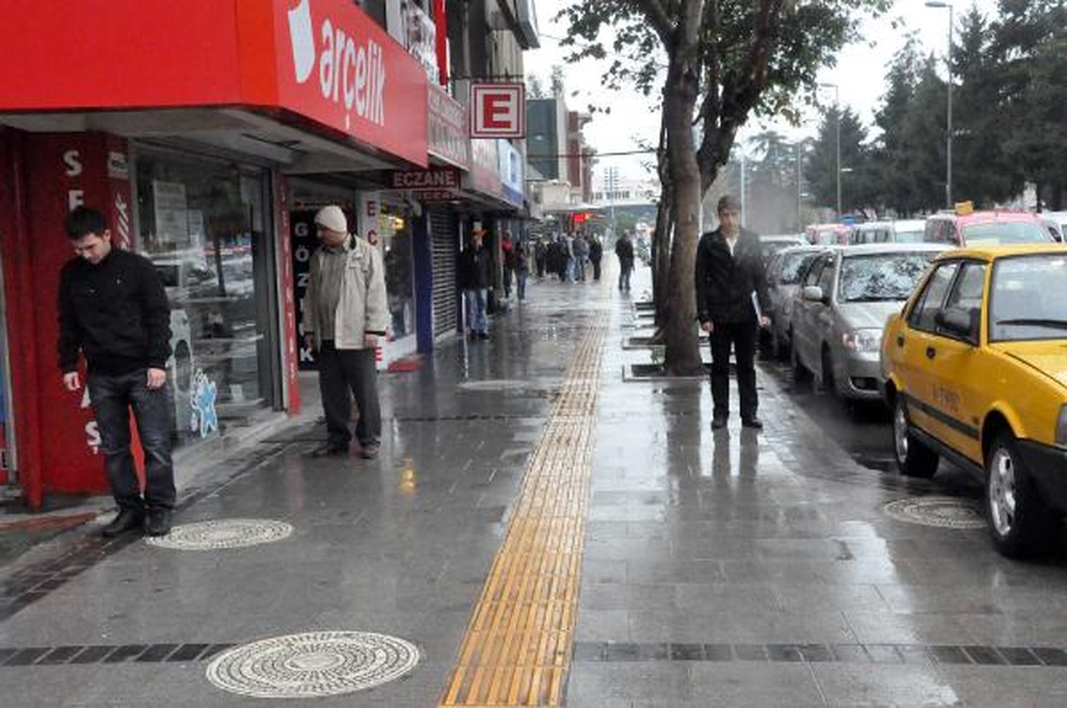 Adapazarı\'nda Atatürk Sevgiyle Anıldı