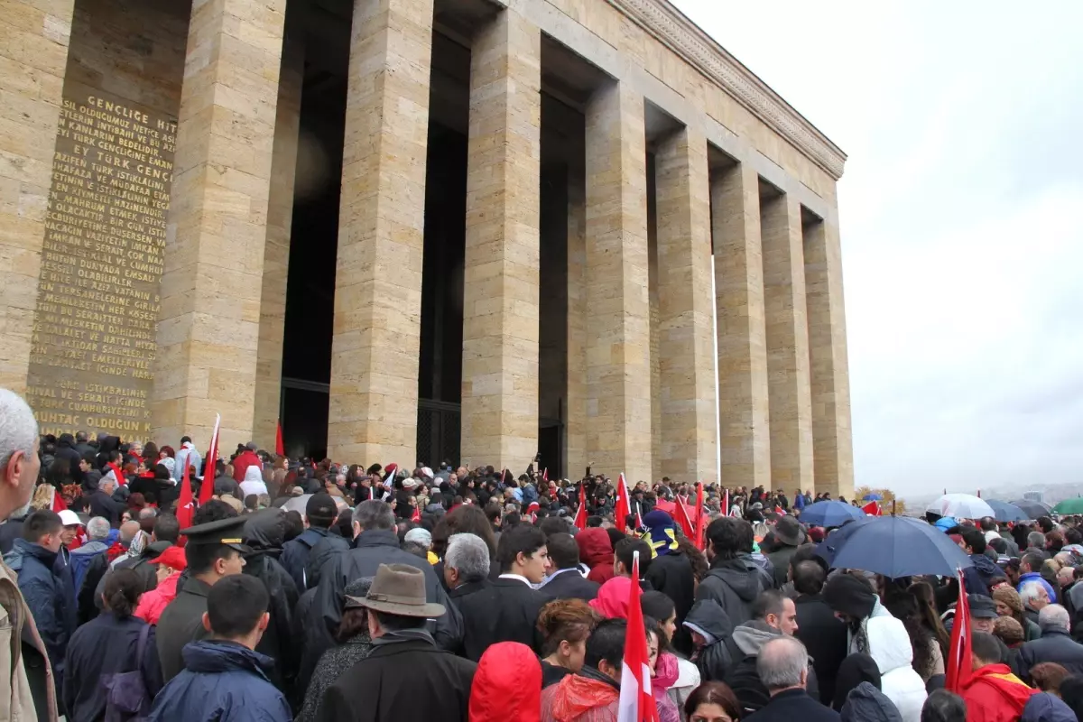Anıtkabir\'de Onu Görenler Şaşkına Döndü