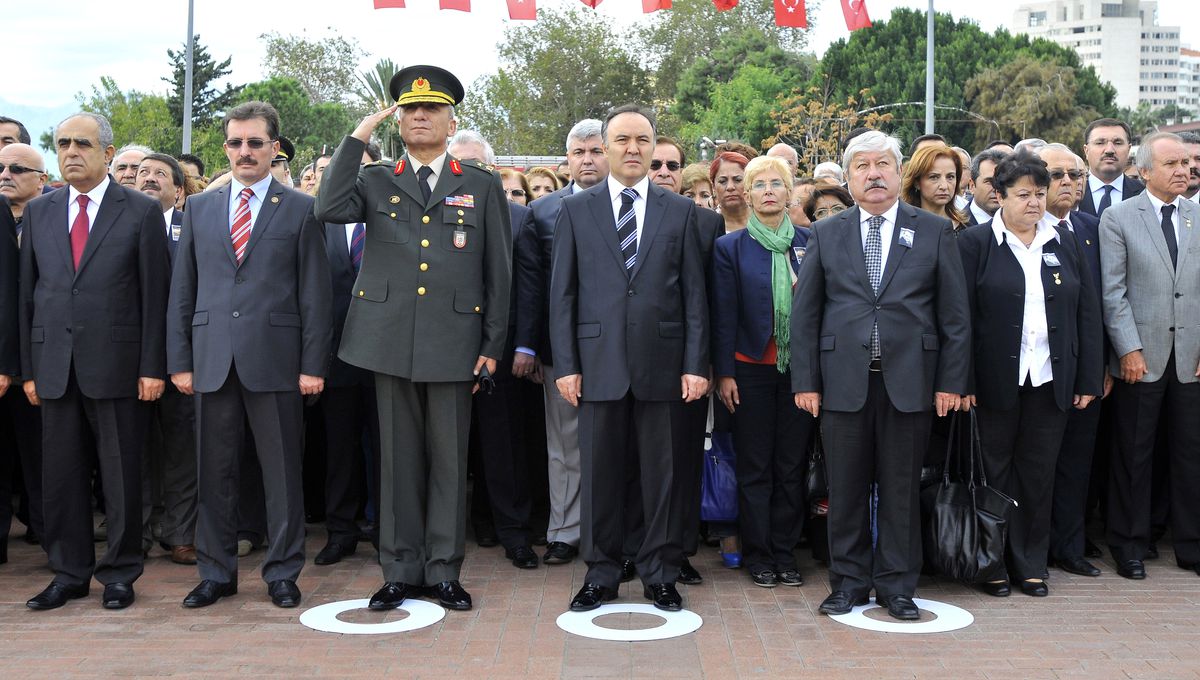 Antalya\'da Atatürk\'ü Anma Töreni