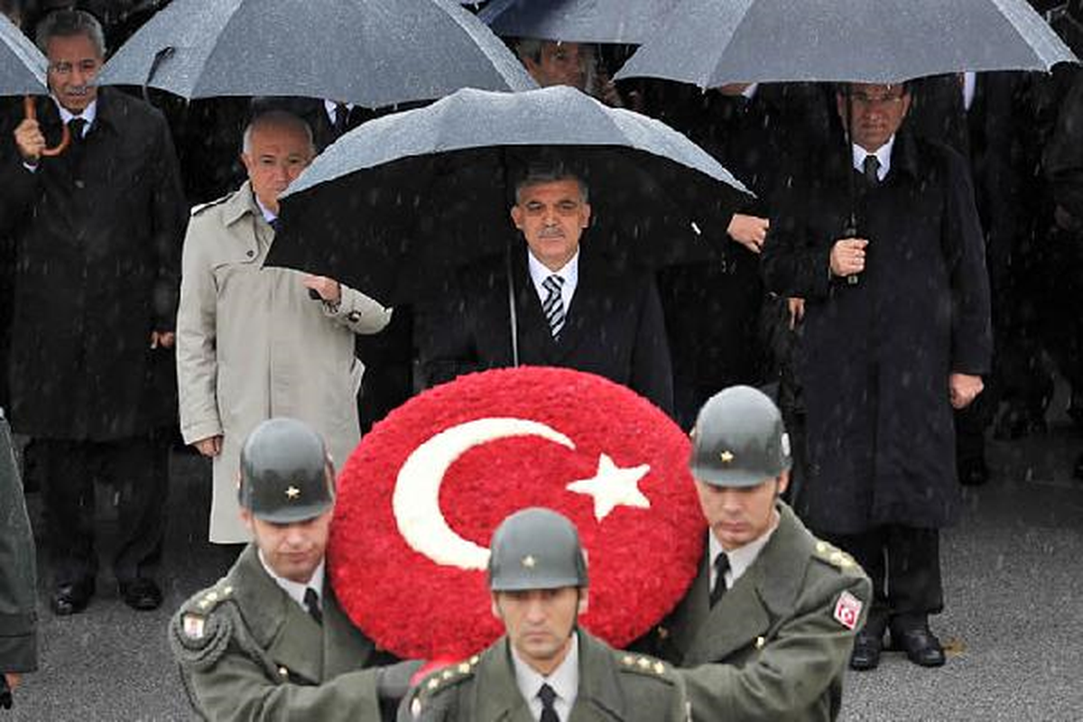 Ata\'yı Anıyoruz