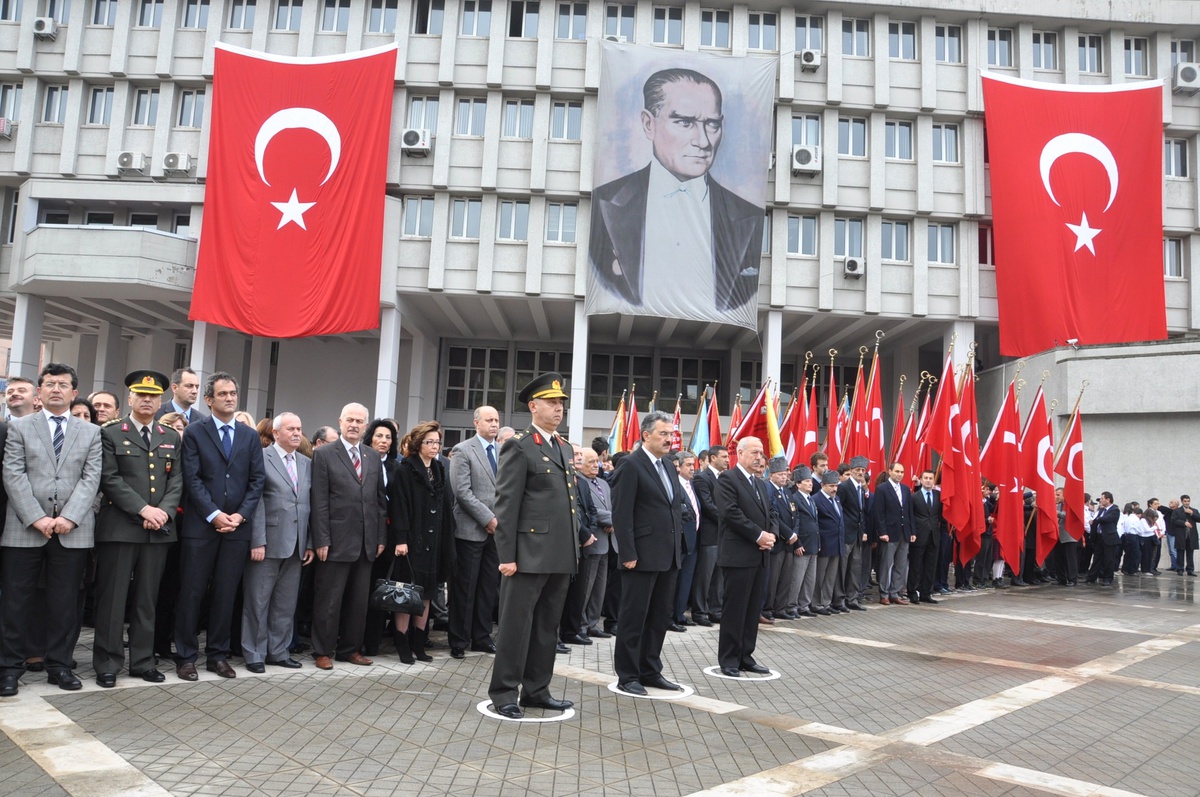 Atatürk Ölümünün 74. Yıldönümünde Anıldı