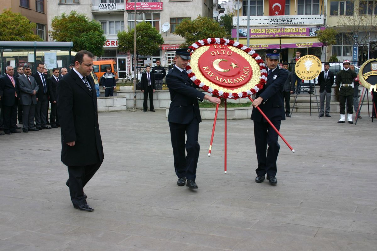 Atatürk\'ün Ölümünün 74. Yıldönümünde Oltu\'da Anılıyor