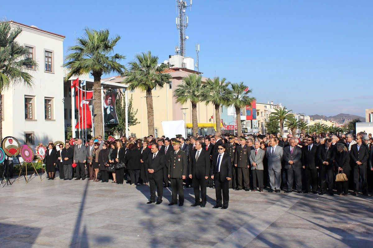Atatürk Urla\'da Özlemle Anıldı