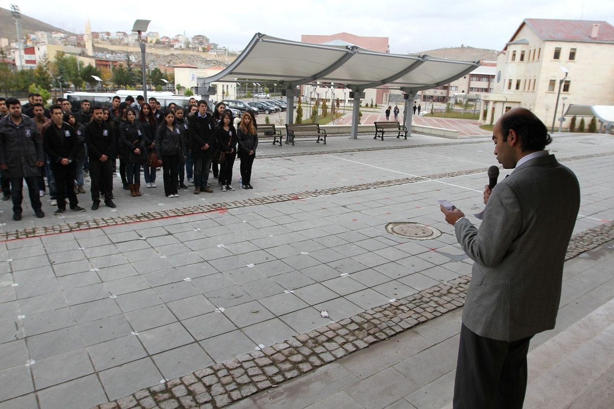 Bayburt Üniversitesi Öğrencileri Ata\'yı Unutmadı…