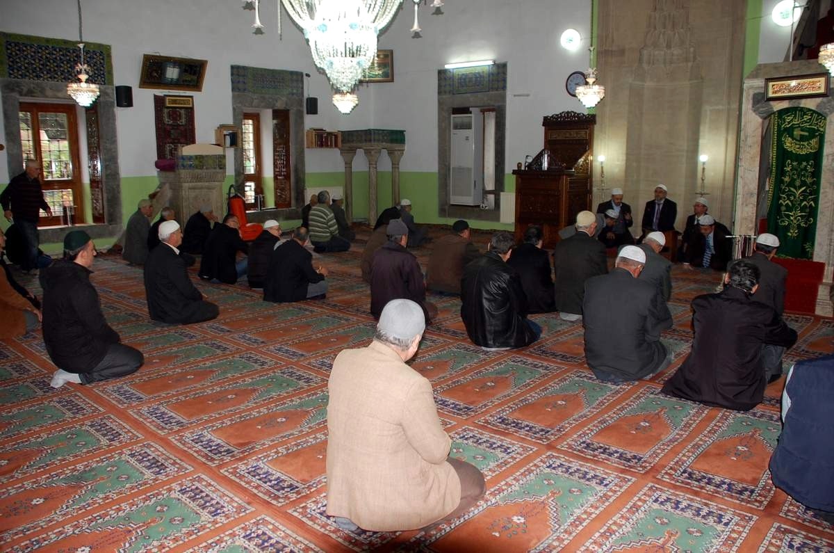 Bozüyük\'teki Tüm Camilerde Atatürk İçin Mevlit Okutuldu