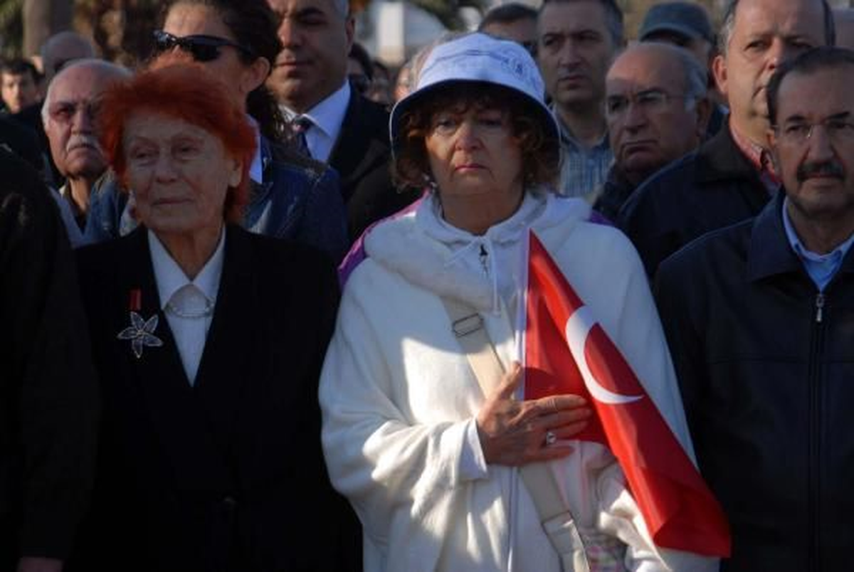 Büyük Önder Atatürk\'ü Anıyoruz