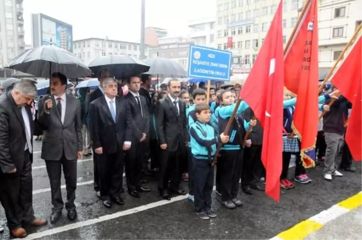 Büyük Önder Atatürk'ü Anıyoruz