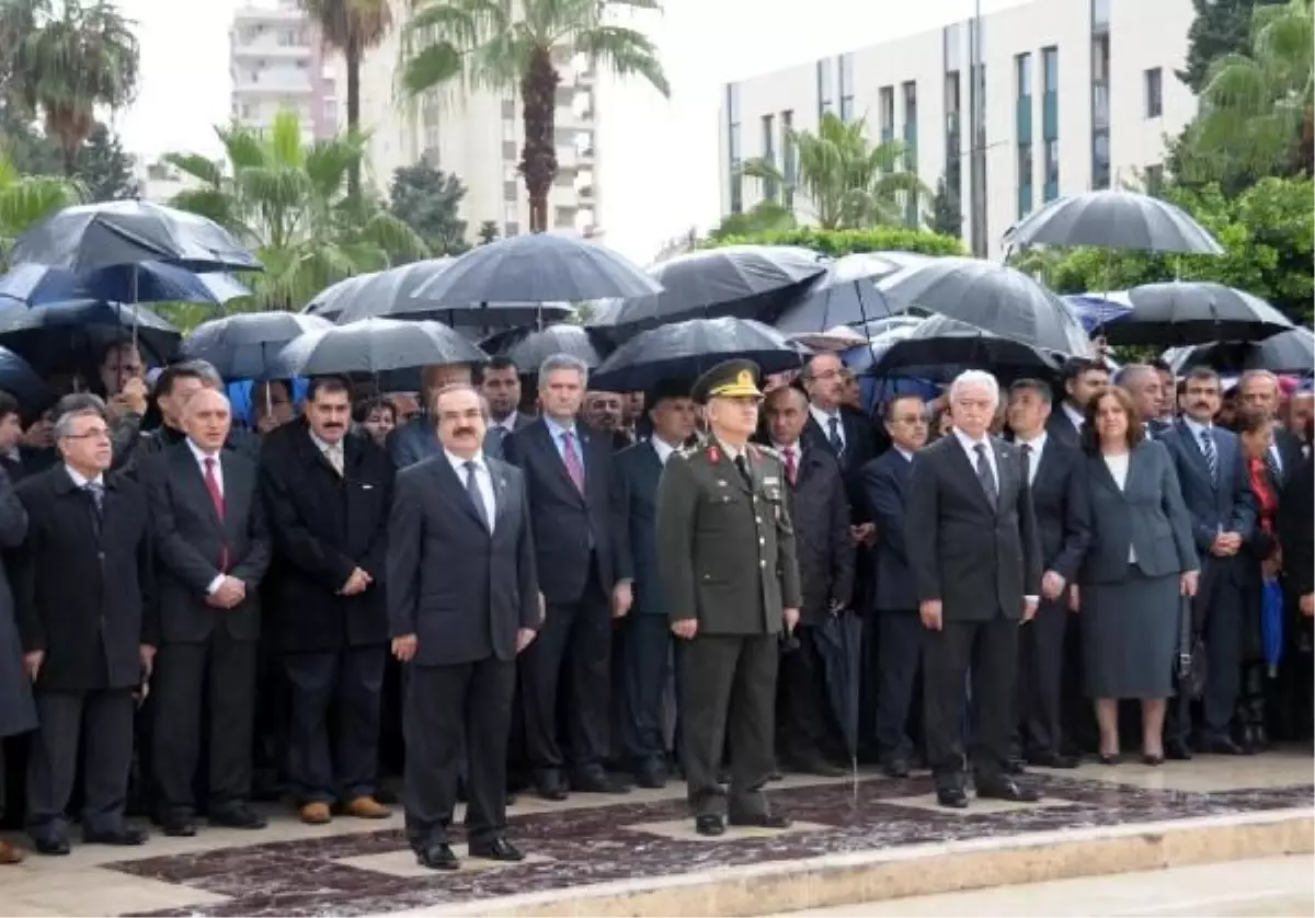 Büyük Önder Atatürk\'ü Anıyoruz