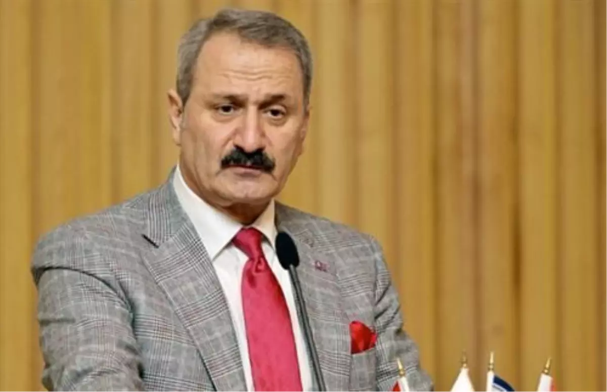 Büyük Önder Atatürk\'ü Anıyoruz