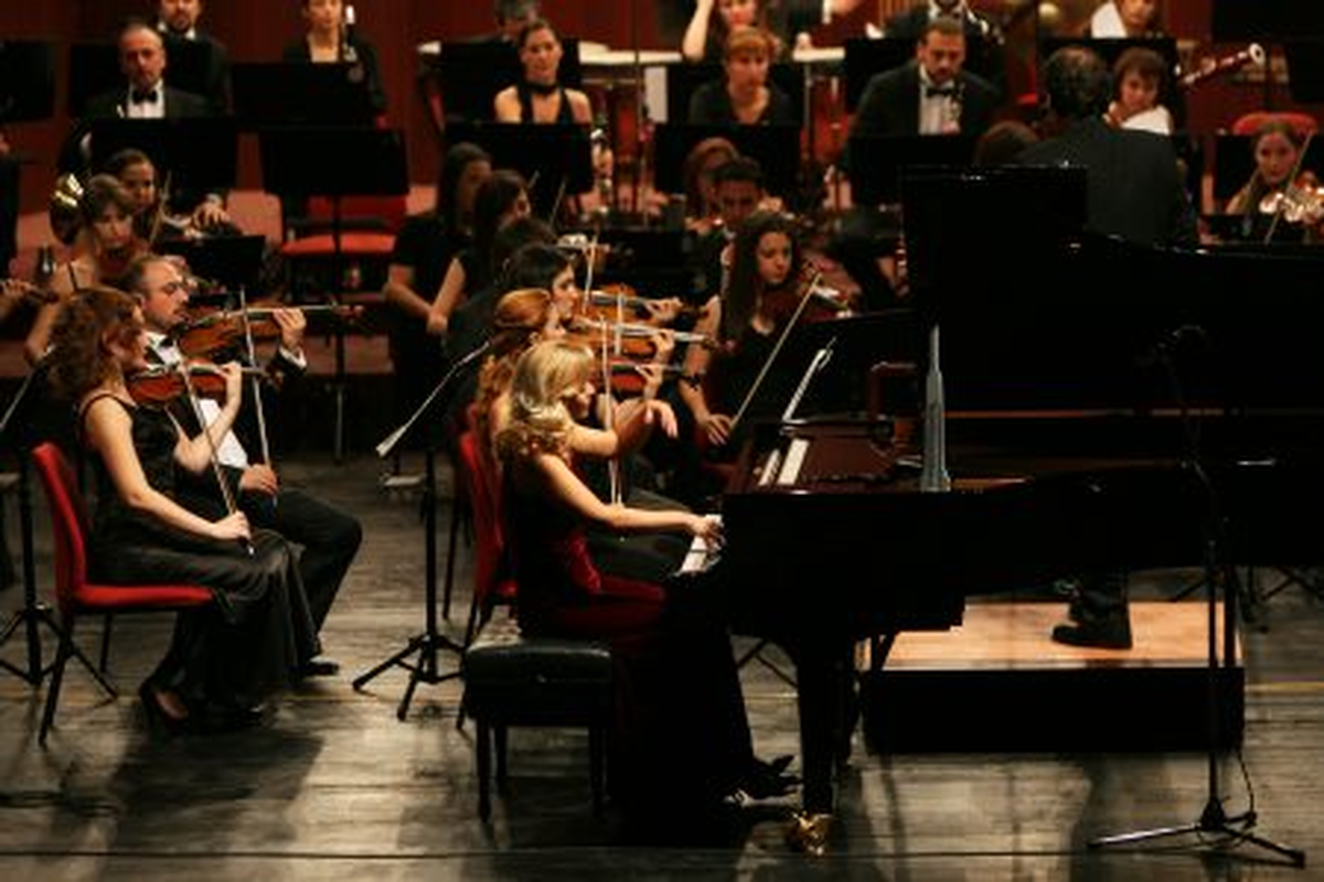 Büyükşehir Senfoni Orkestrası Ata\'yı Konserle Andı