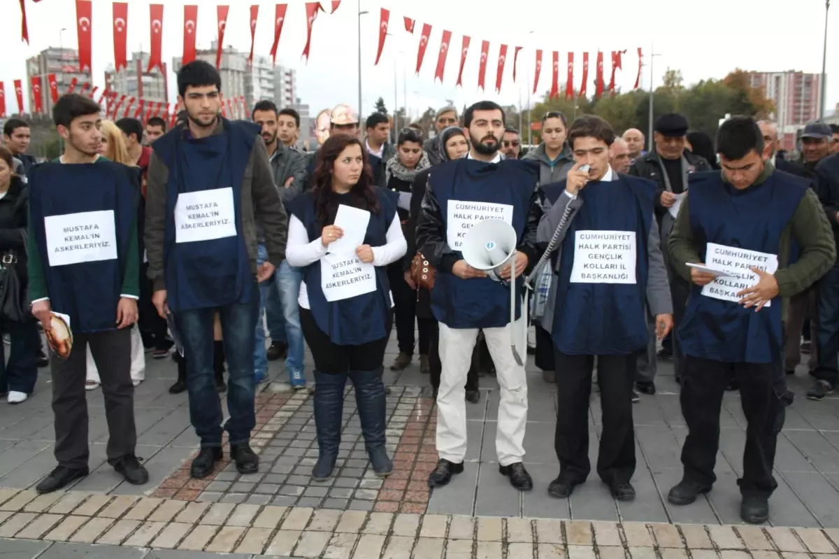 CHP İl Gençlik Kolları Atatürk\'ü Andı