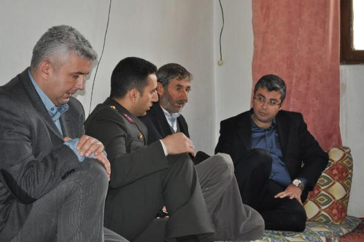 Diyarbakırlı Şehit Uzman Çavuşun Evine Ateş Düştü