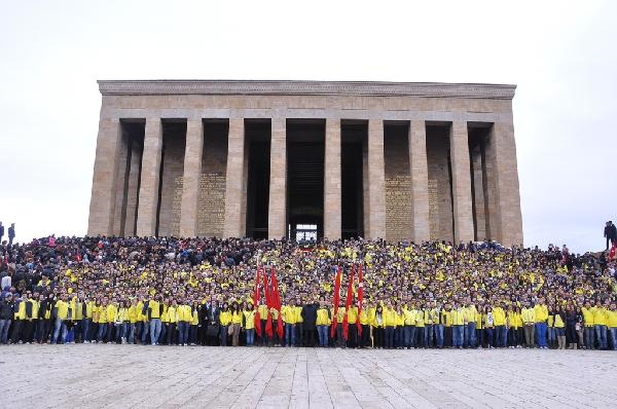 Taraftardan Anıtkabir\'e Ziyaret