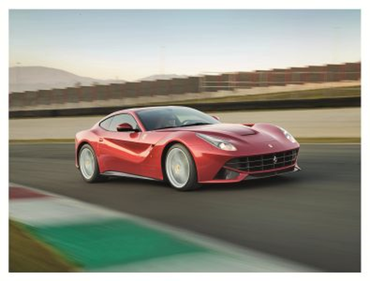 Ferrari F12berlinetta\'ya Altın Direksiyon Ödülü