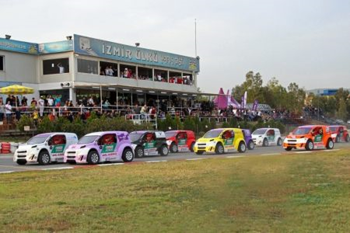 İzmir\'li ÜLKÜ\'ler V1 Challenge\'ta Yarışacak