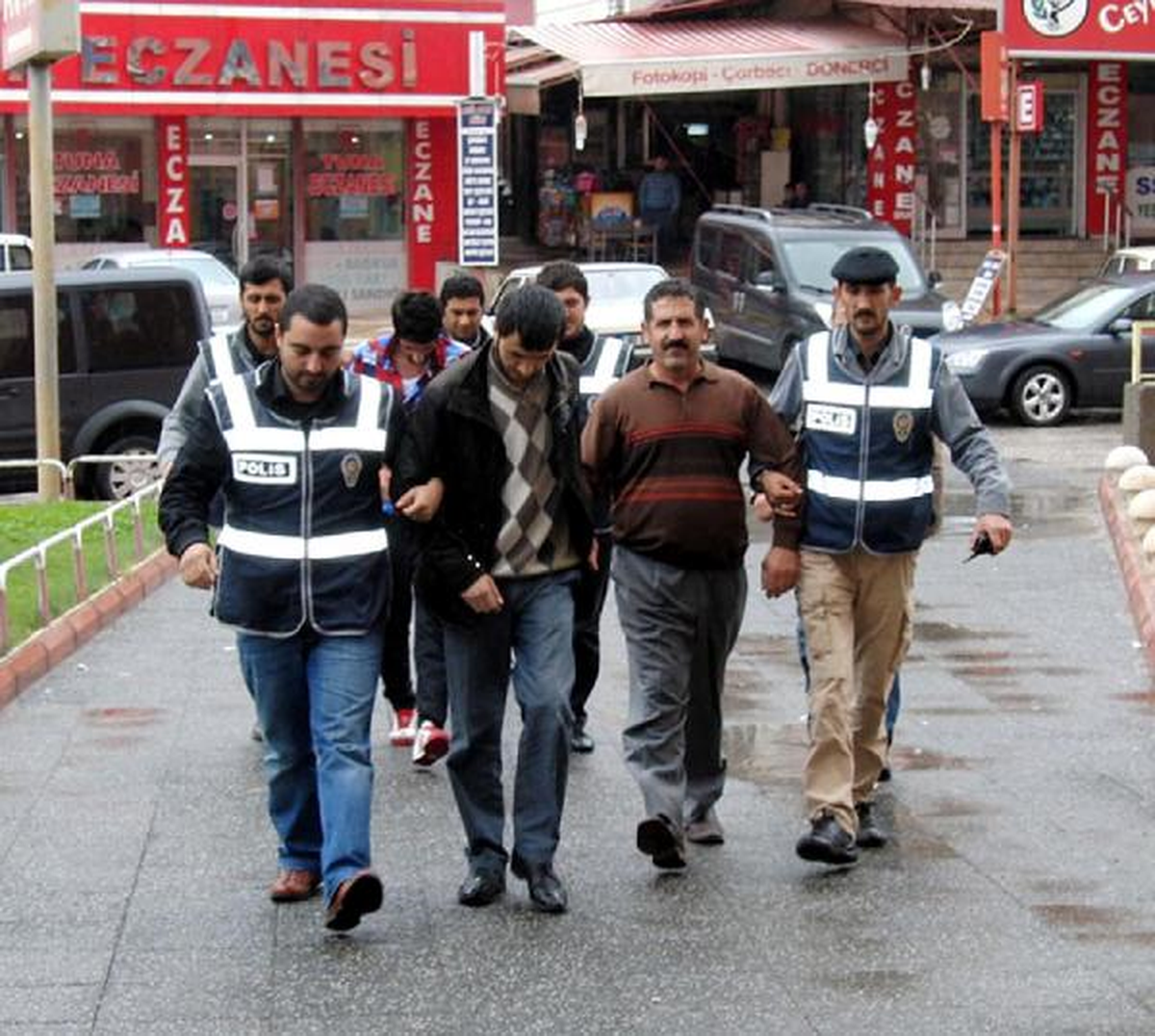 Genelevi Soyan Hırsızlar Yakalandı