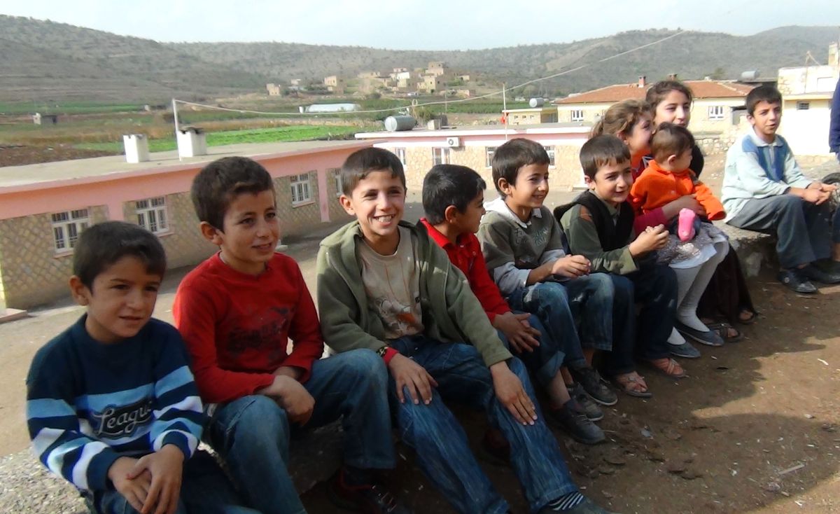 Köylülerden 3 Öğretmeni Kaçıran PKK\'ya Tepki